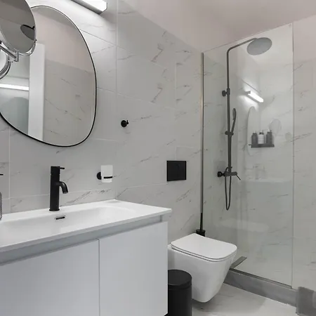 Syra Di Giovanni 埃尔莫波利斯