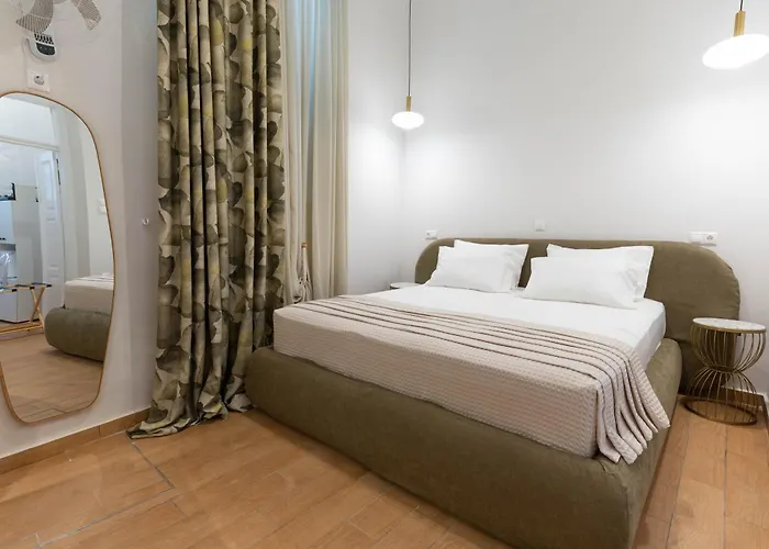 Syra Di Giovanni Daire *