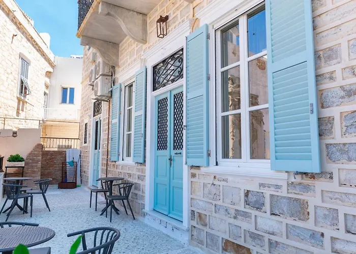 Daire Syra Di Giovanni *