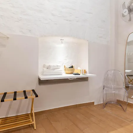 Syra Di Giovanni * Hermópolis