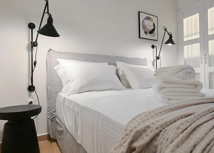 Syra Di Giovanni 아파트